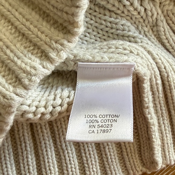 Men's Banana Republic Cable Knit Sweater - Picture 7 of 8